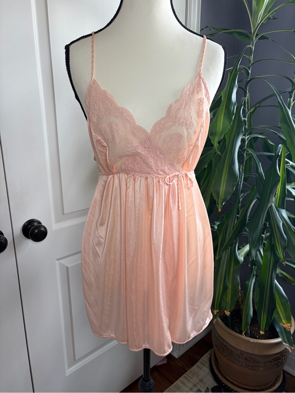 Vintage 70’s Babydoll Peach/Pink Camisole With Floral Lace Trim And Side Bow